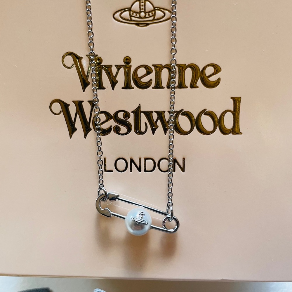 New Vivienne Westwood Safety Pin Pearl Necklace
